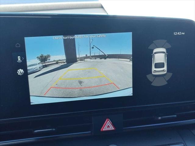 2025 Hyundai Elantra SE 22