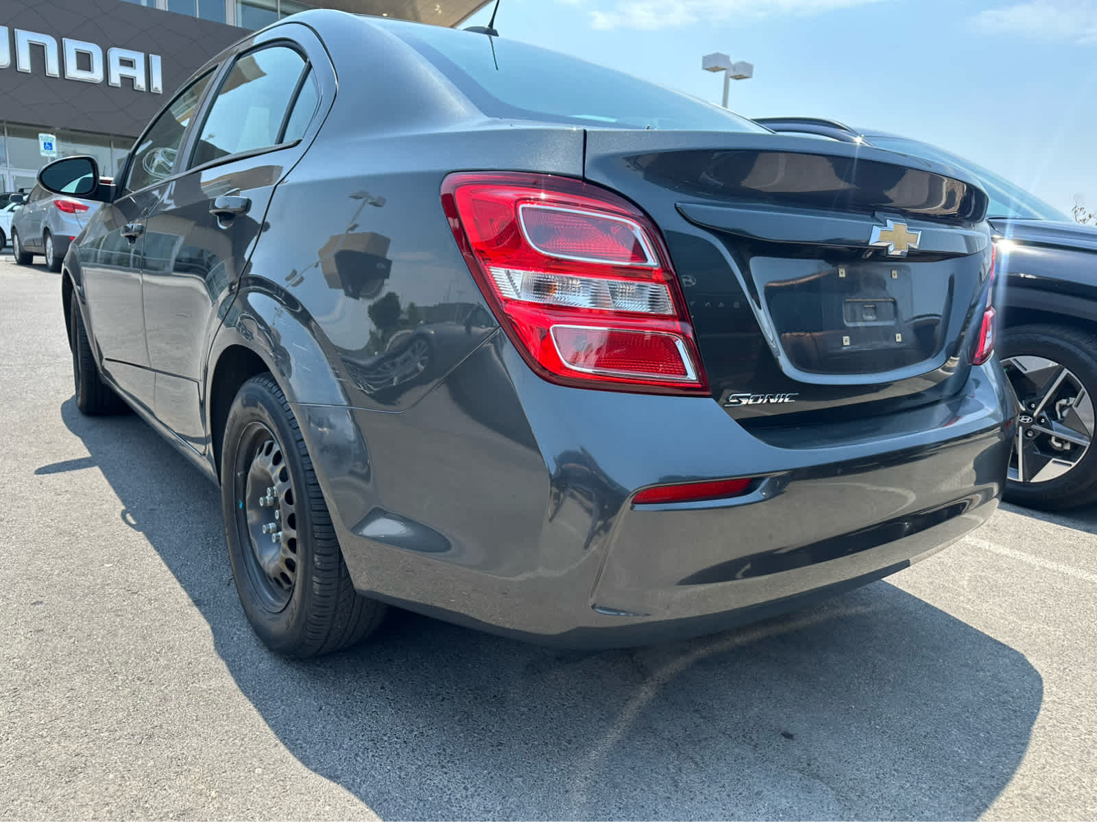 Thumbnail: 2018 Chevrolet Sonic - 9
