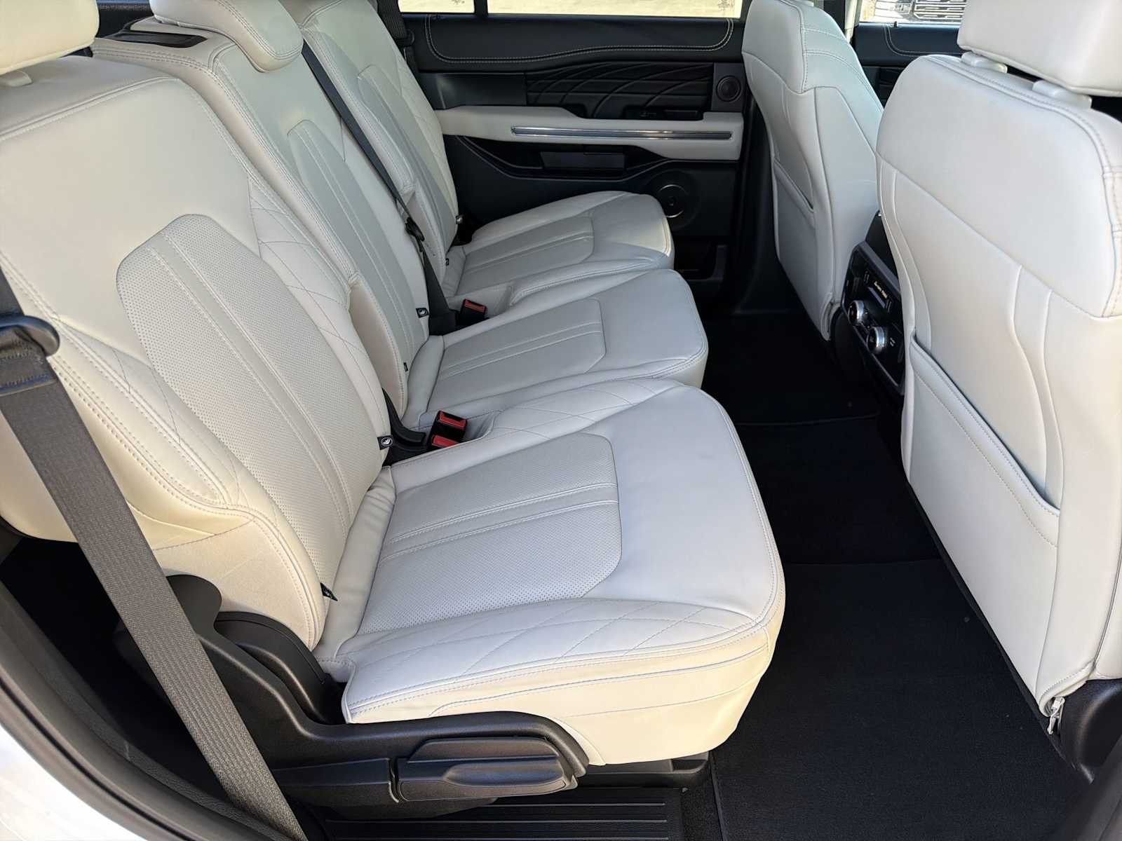 Thumbnail: 2021 Ford Expedition - 23