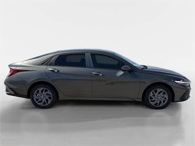 Thumbnail: 2026 Hyundai Elantra - 6