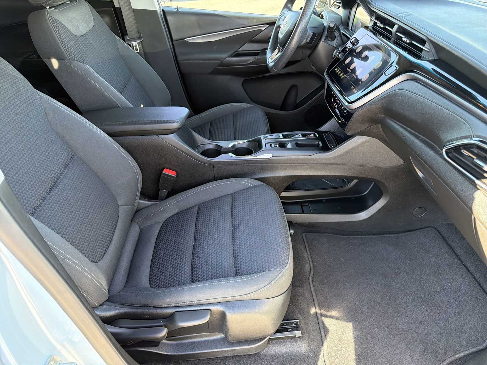 Thumbnail: 2022 Chevrolet Bolt EV - 18