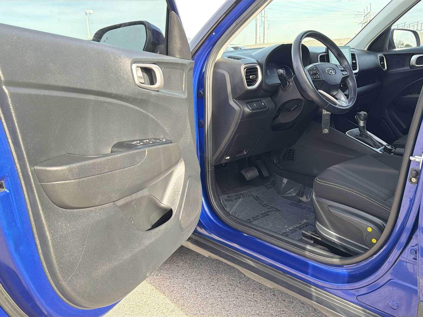 Thumbnail: 2023 Hyundai Venue - 10