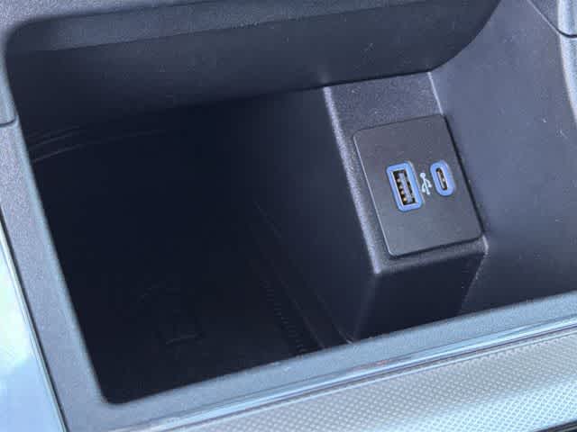 Thumbnail: 2022 Ford Edge - 24