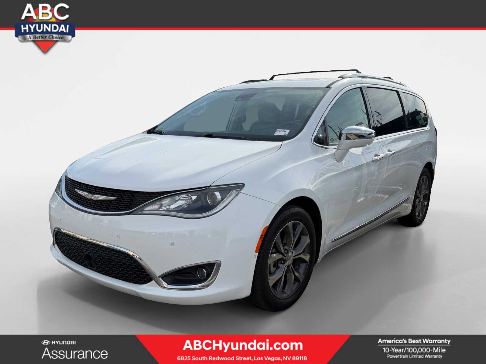 2017 Chrysler Pacifica Limited's photo