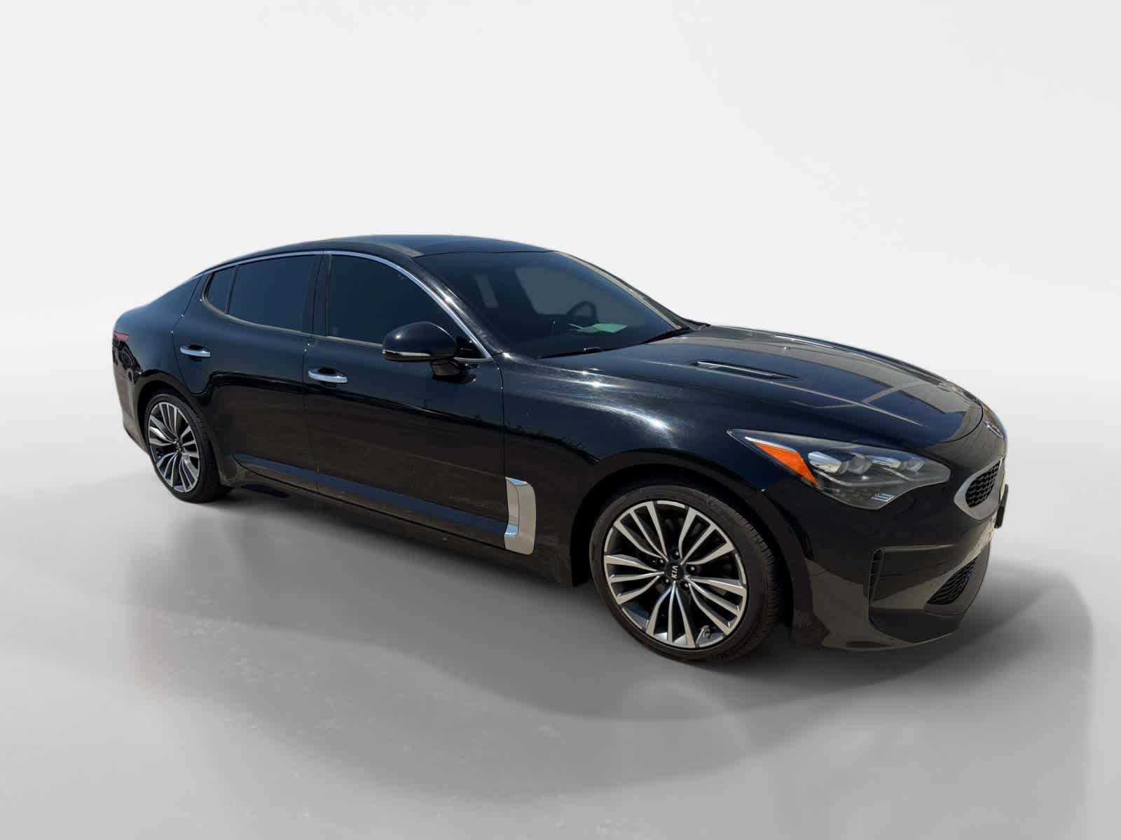 Thumbnail: 2018 Kia Stinger - 2