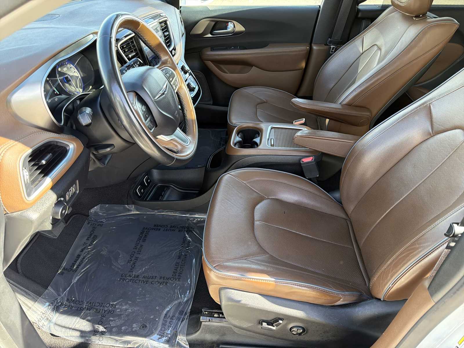 Thumbnail: 2017 Chrysler Pacifica - 14