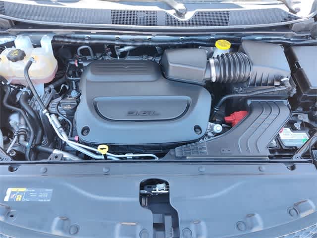 Thumbnail: 2023 Chrysler Voyager - 10