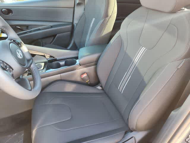 Thumbnail: 2026 Hyundai Elantra - 14