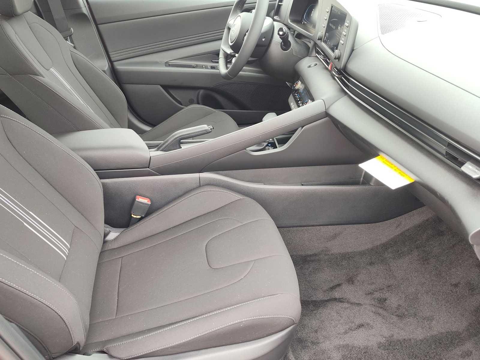 Thumbnail: 2025 Hyundai Elantra - 19