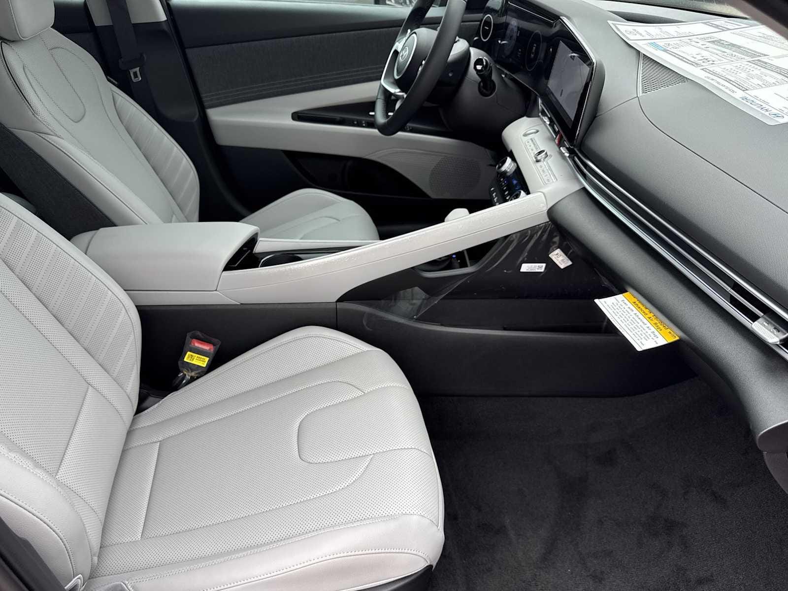 Thumbnail: 2025 Hyundai Elantra - 26