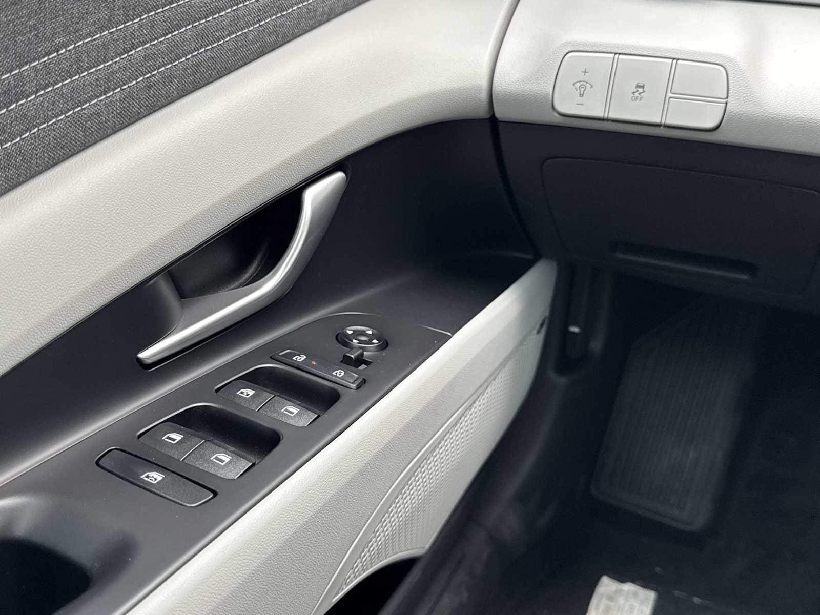 Thumbnail: 2025 Hyundai Elantra - 21