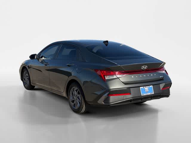 Thumbnail: 2024 Hyundai Elantra - 3