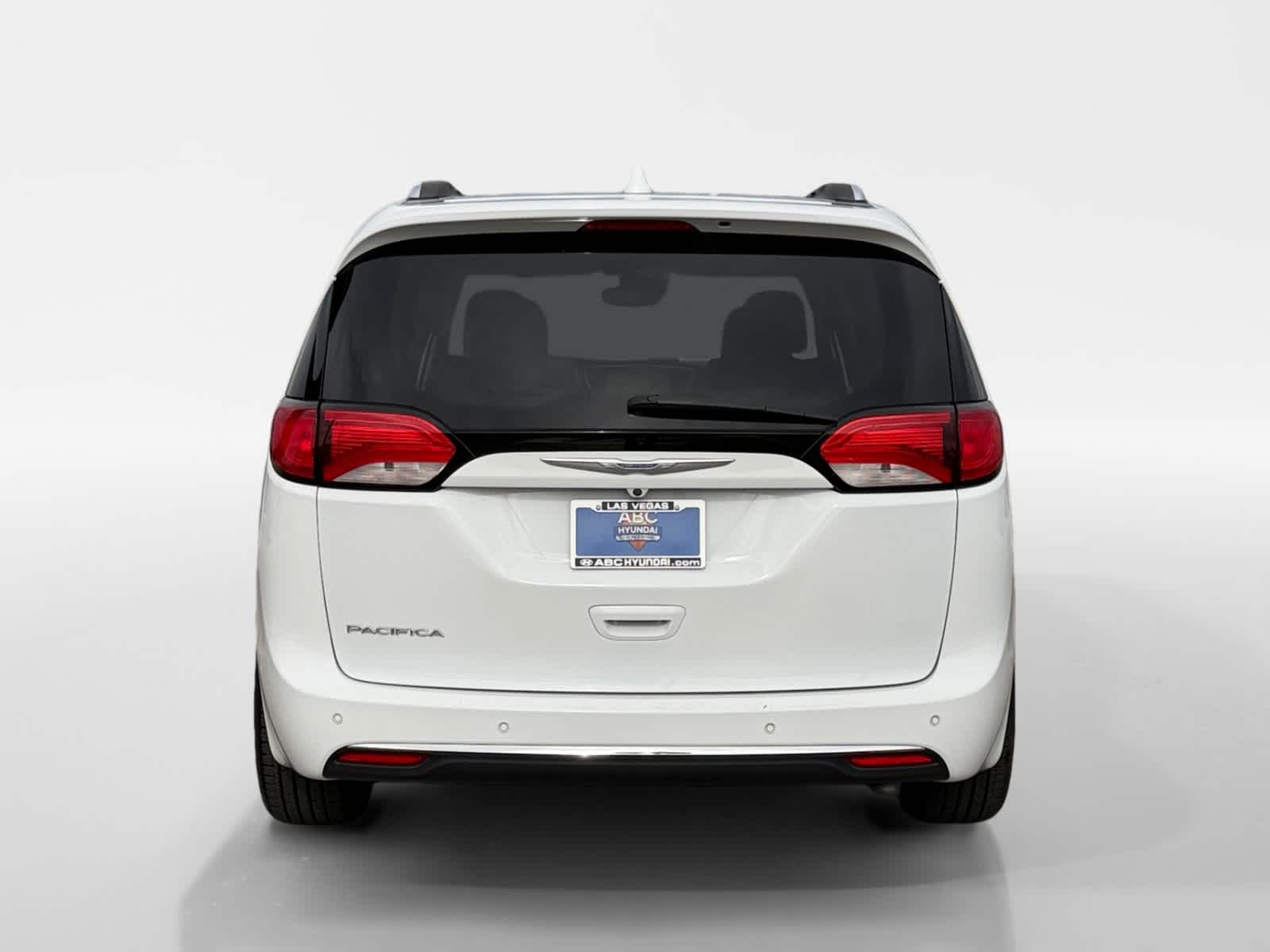 Thumbnail: 2017 Chrysler Pacifica - 4