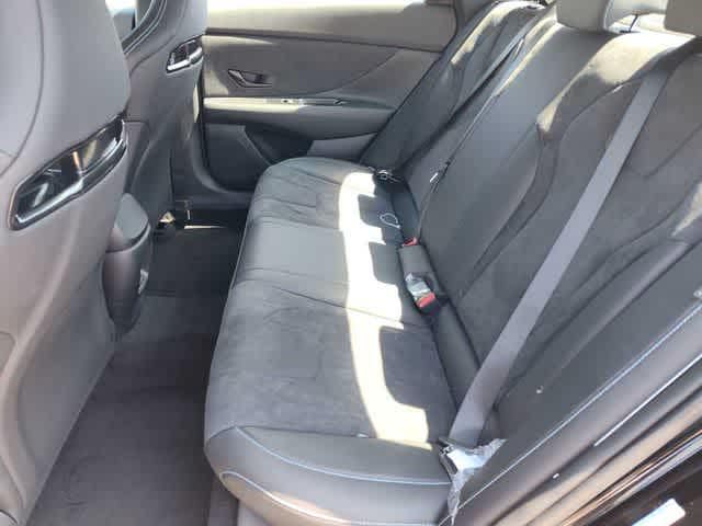 Thumbnail: 2025 Hyundai Elantra - 17