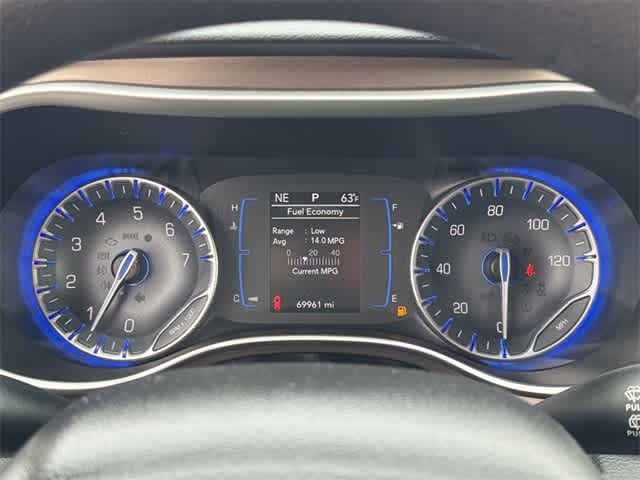 Thumbnail: 2017 Chrysler Pacifica - 25