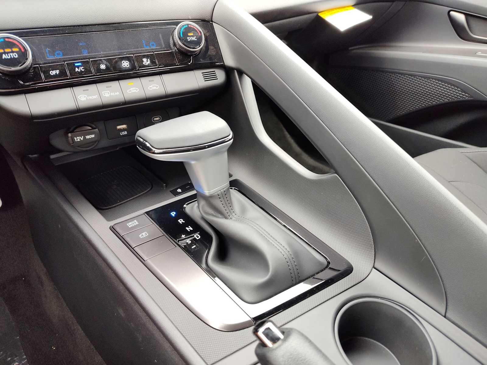 Thumbnail: 2025 Hyundai Elantra - 25