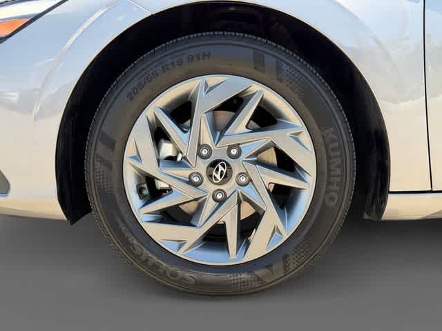 Thumbnail: 2024 Hyundai Elantra - 8