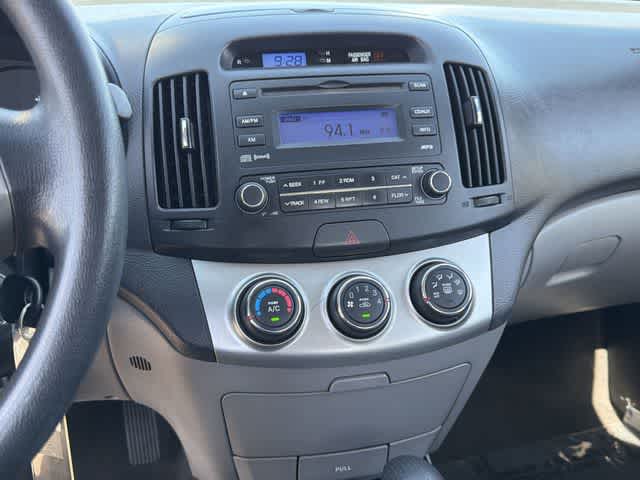 Thumbnail: 2010 Hyundai Elantra - 21