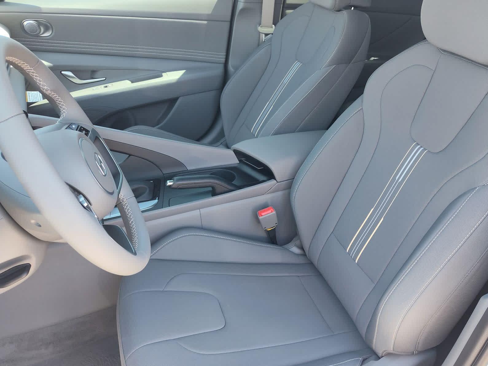 Thumbnail: 2025 Hyundai Elantra - 14