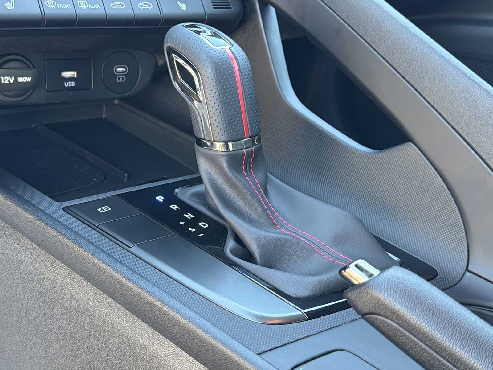 Thumbnail: 2025 Hyundai Elantra - 25