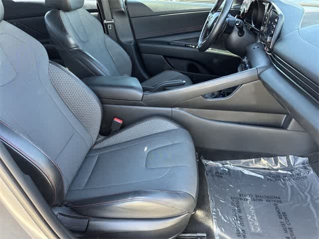 Thumbnail: 2022 Hyundai Elantra - 23