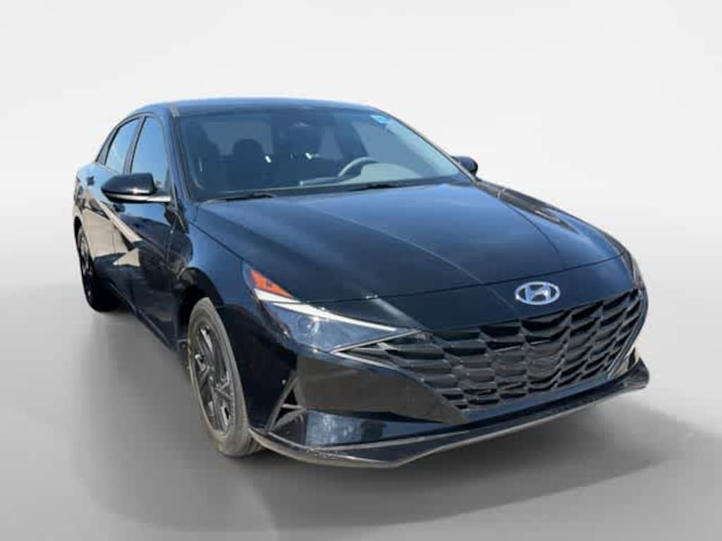 Used 2023 Hyundai Elantra SEL Sedan