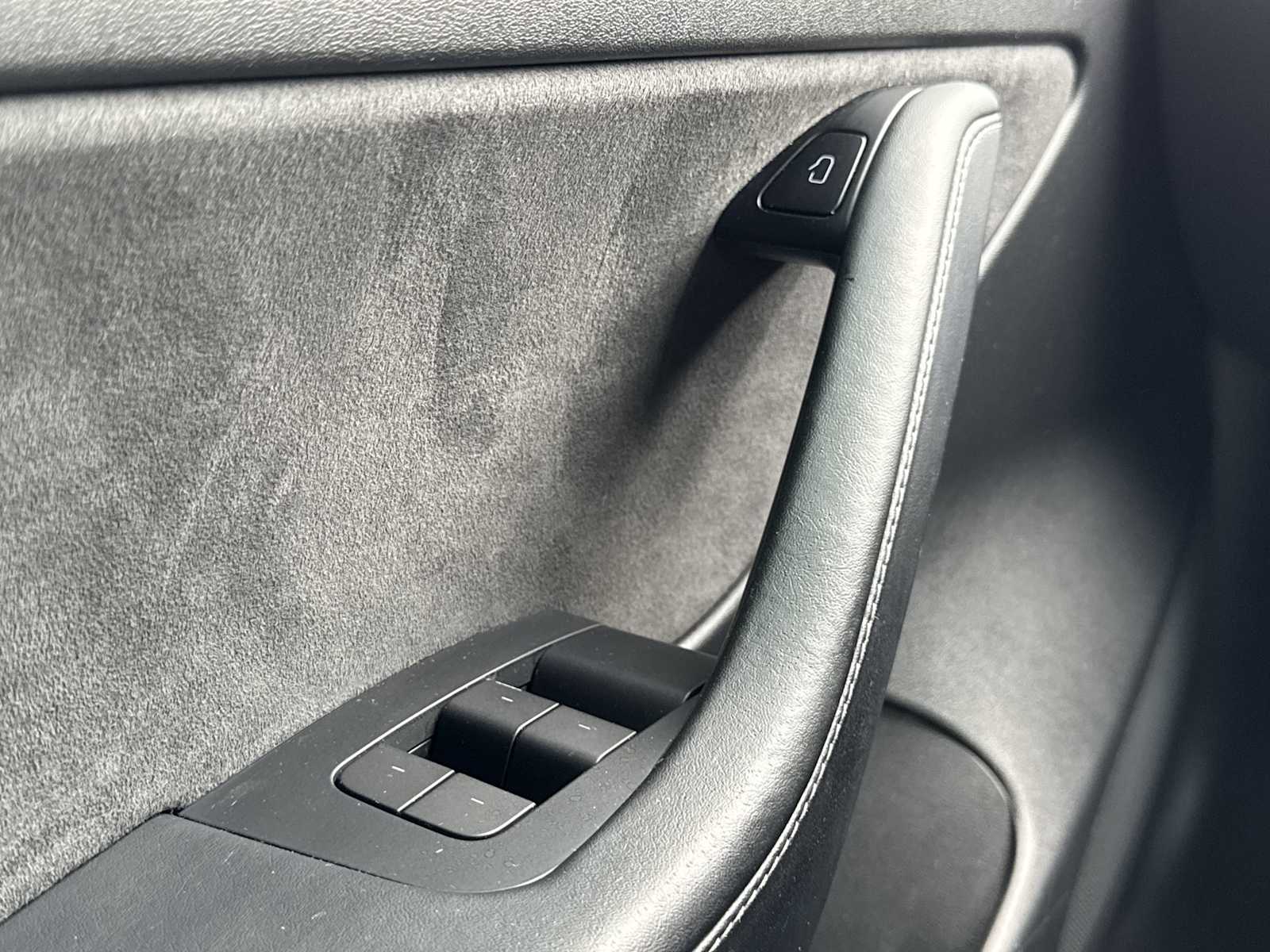 Thumbnail: 2021 Tesla Model 3 - 14
