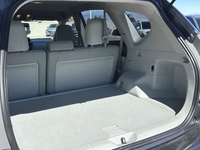 Thumbnail: 2014 Toyota Prius v - 30