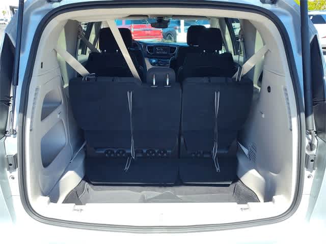 Thumbnail: 2023 Chrysler Voyager - 25