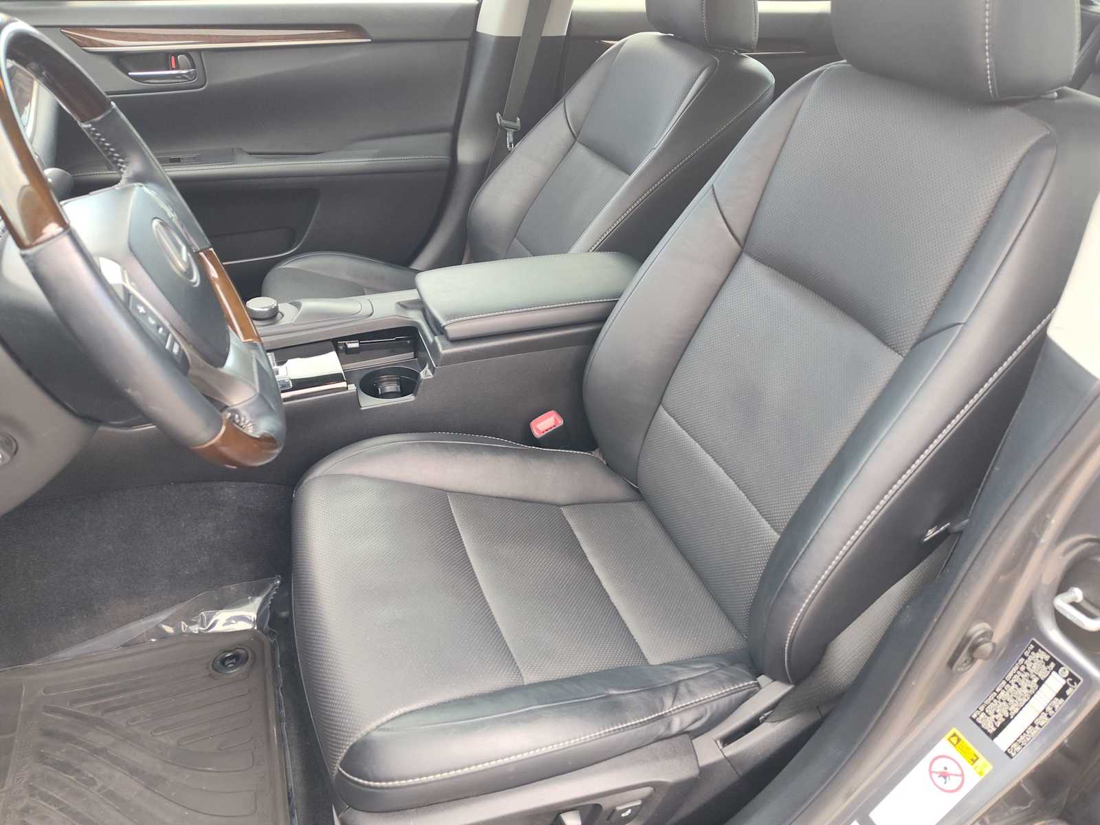 Thumbnail: 2014 Lexus ES - 13