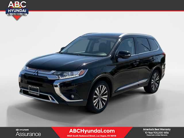Thumbnail: 2019 Mitsubishi Outlander - 1