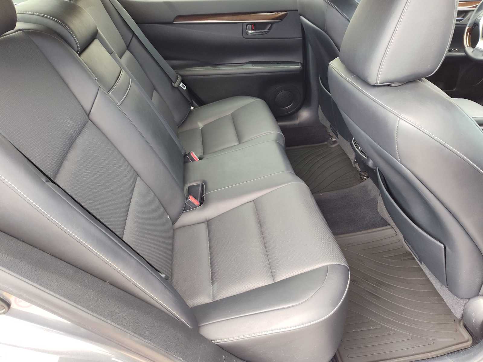 Thumbnail: 2014 Lexus ES - 18
