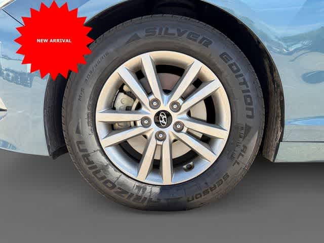 Thumbnail: 2017 Hyundai Sonata - 9