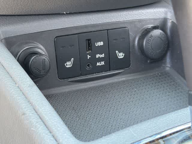 Thumbnail: 2010 Hyundai Santa Fe - 21