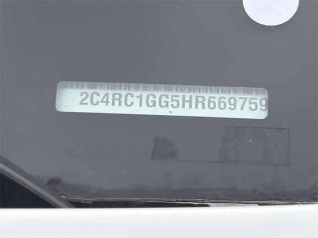 Thumbnail: 2017 Chrysler Pacifica - 30