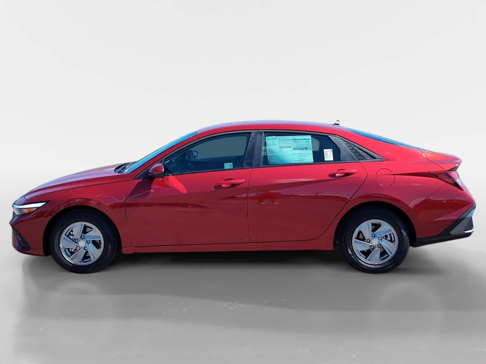 2025 Hyundai Elantra SE photo 2