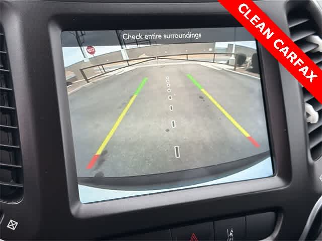 Thumbnail: 2022 Jeep Cherokee - 4