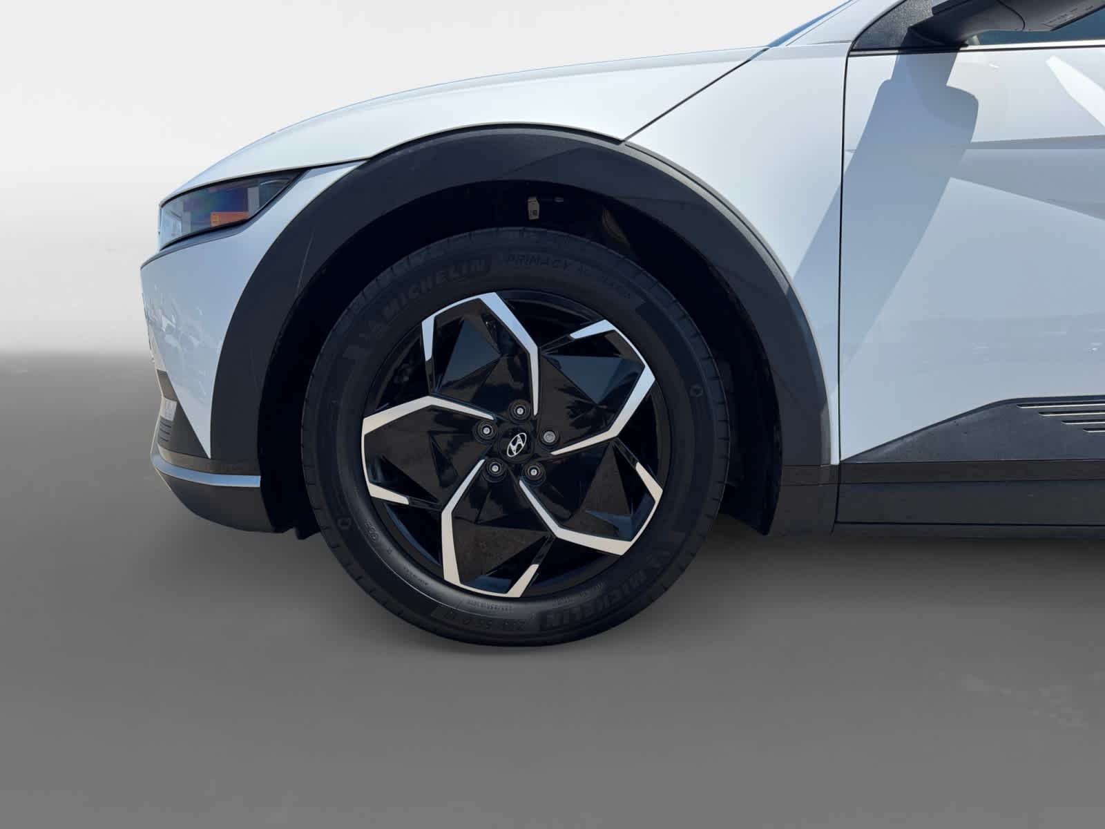 Thumbnail: 2023 Hyundai Ioniq 5 - 10