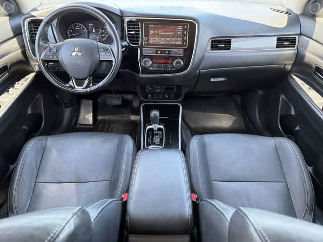 Thumbnail: 2019 Mitsubishi Outlander - 13