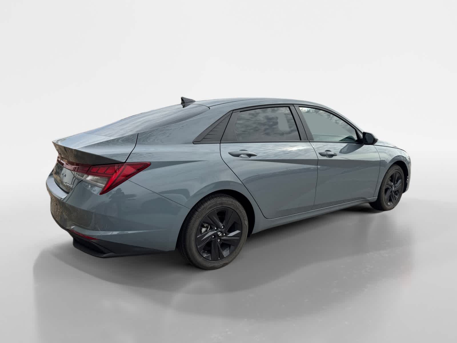 Thumbnail: 2023 Hyundai Elantra - 3