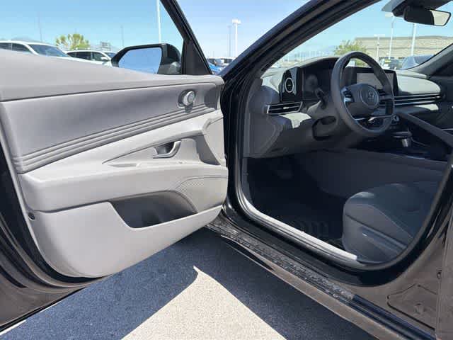 Thumbnail: 2023 Hyundai Elantra - 10