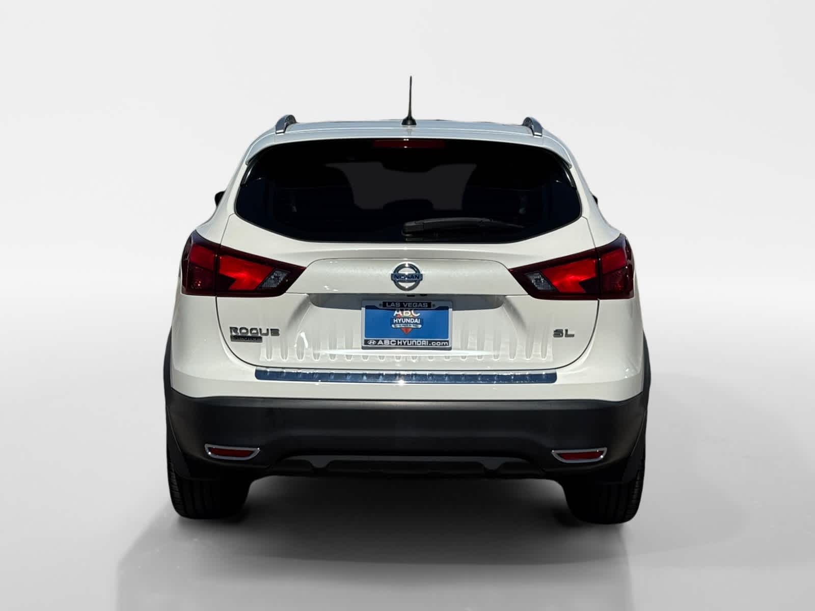 Thumbnail: 2017 Nissan Rogue Sport - 10