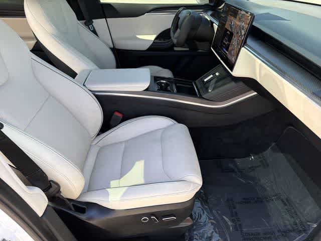 Thumbnail: 2023 Tesla Model X - 19