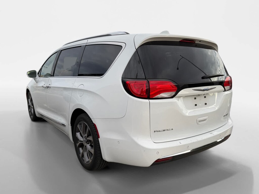 Used 2017 Chrysler Pacifica Limited Van