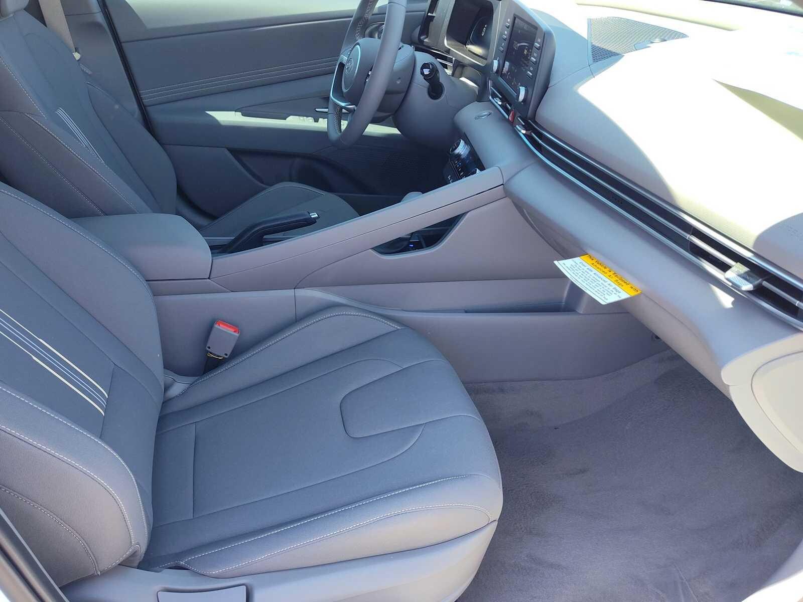 Thumbnail: 2025 Hyundai Elantra - 19