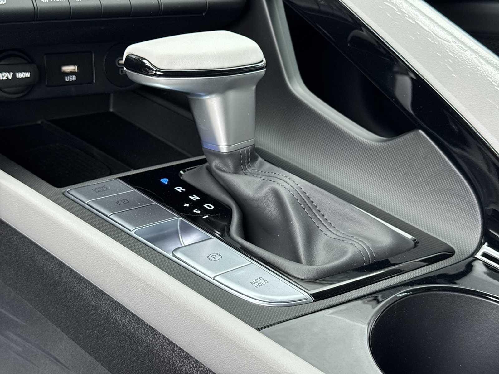 Thumbnail: 2025 Hyundai Elantra - 32