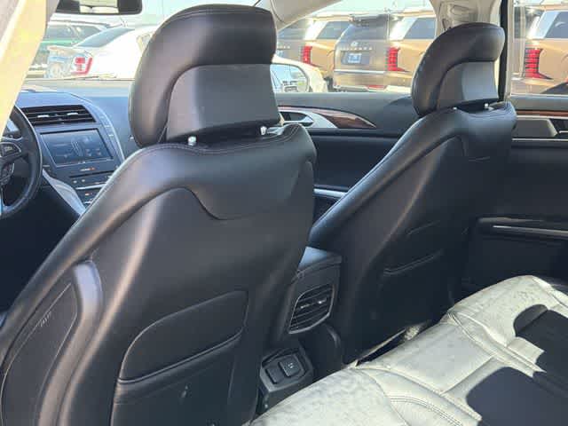 Thumbnail: 2016 Lincoln MKZ - 18