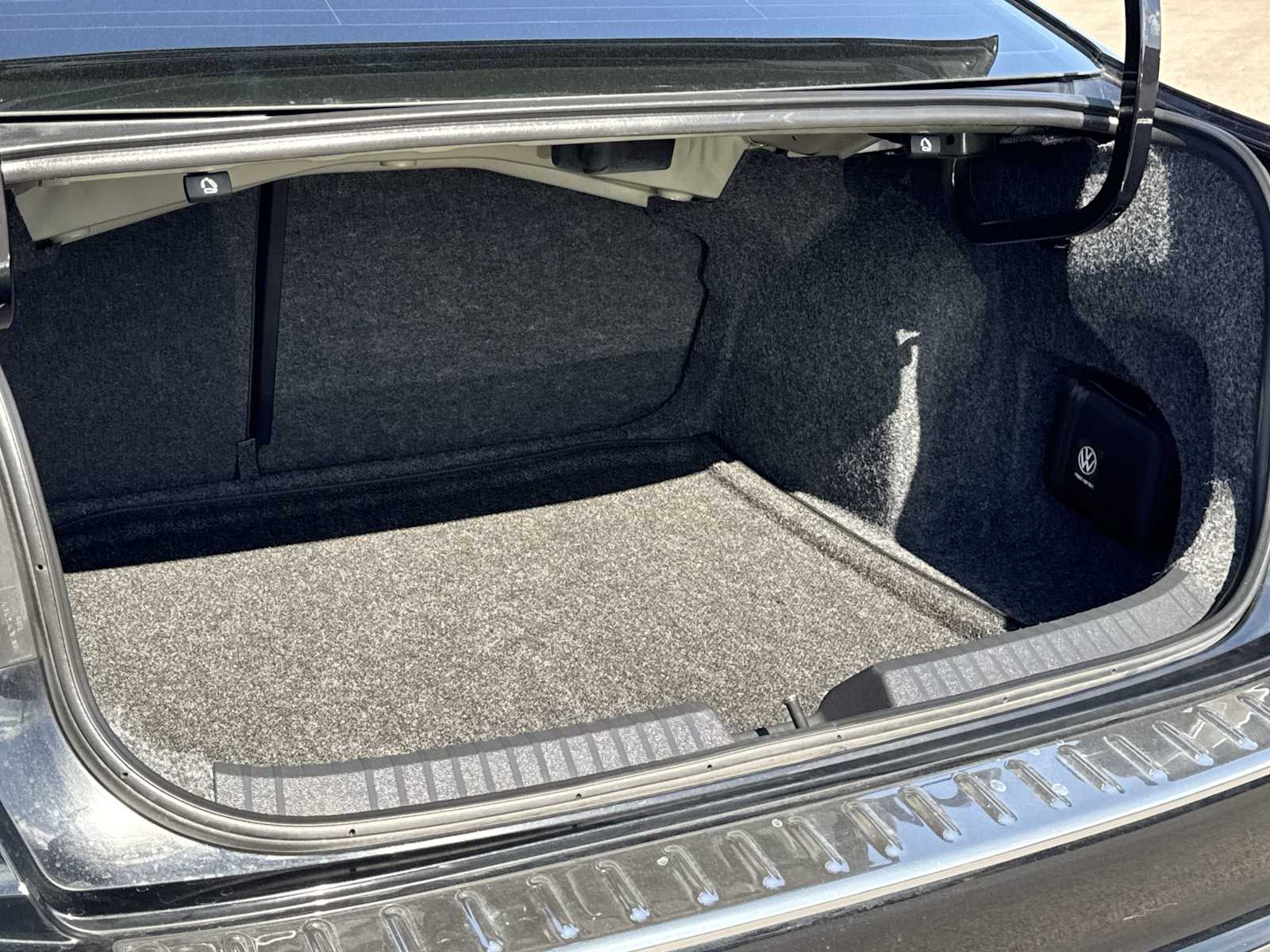 Thumbnail: 2023 Volkswagen Jetta - 15