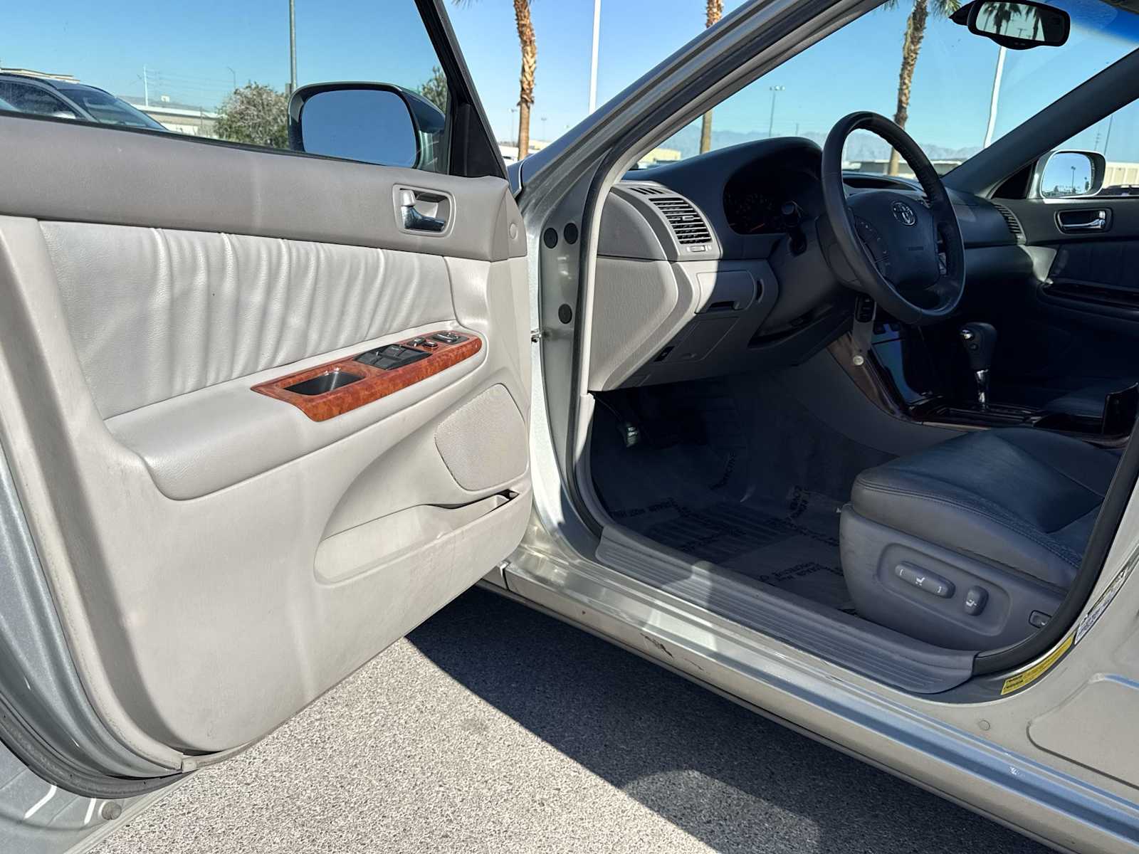 Thumbnail: 2005 Toyota Camry - 17