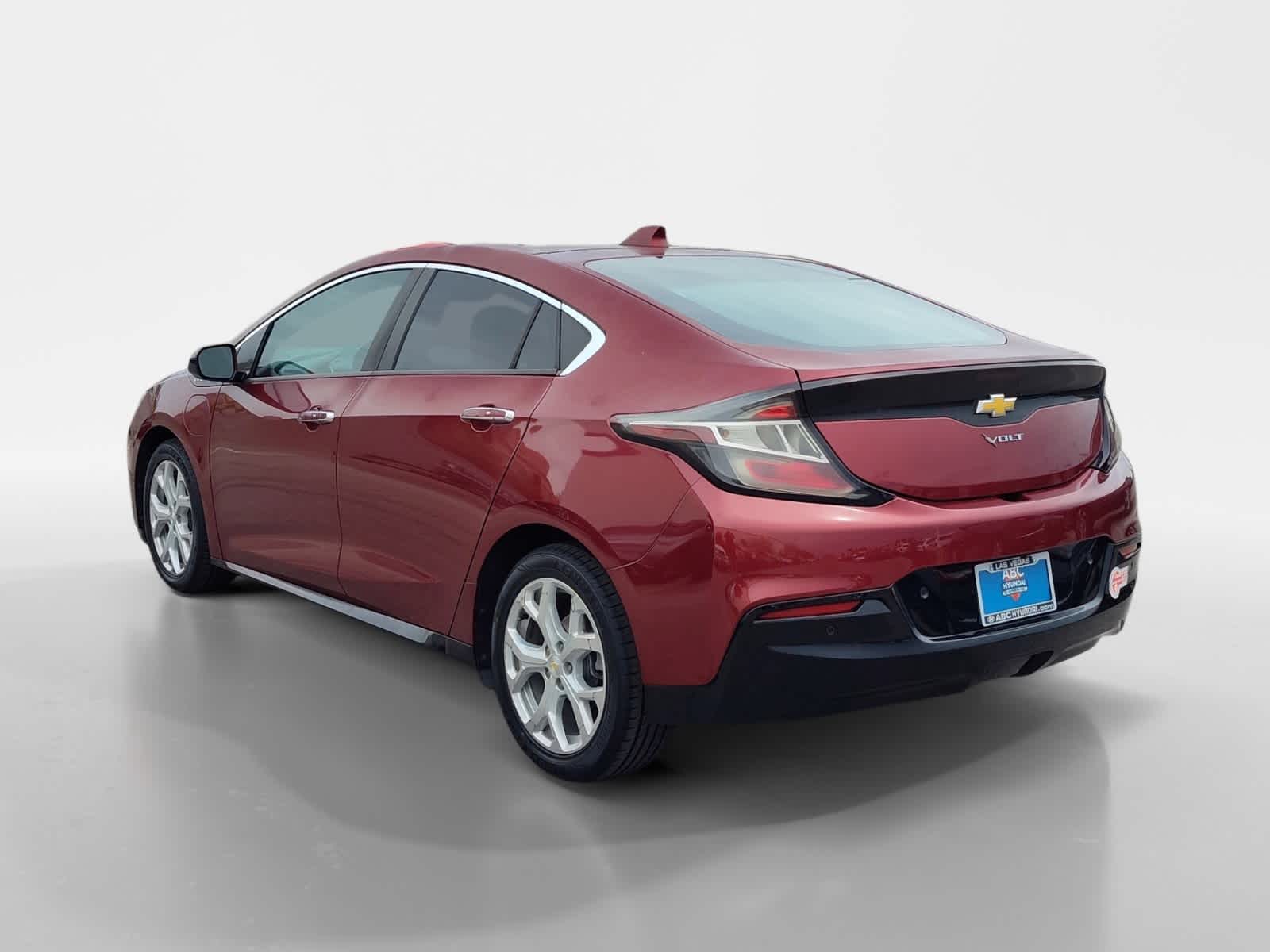 Thumbnail: 2017 Chevrolet Volt - 3